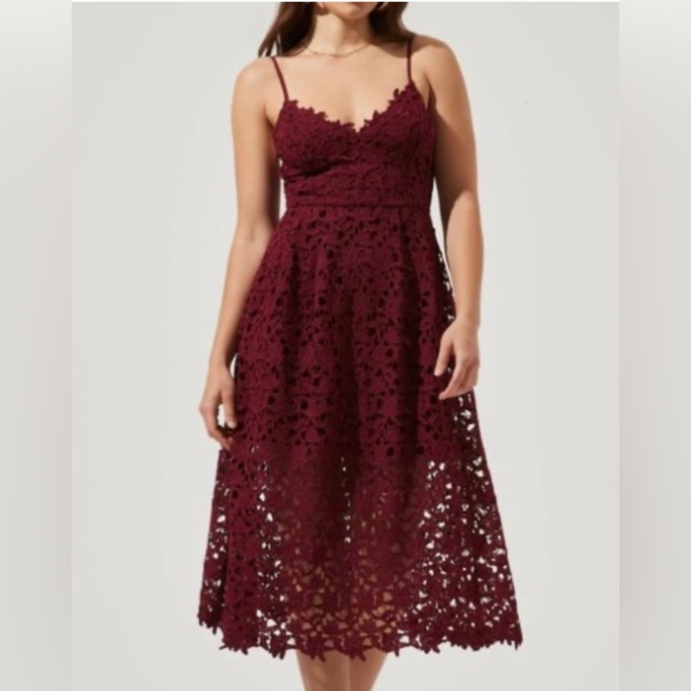 NWT ASTR The‎ Label Lace A-Line Midi Dress In Burgundy Wine